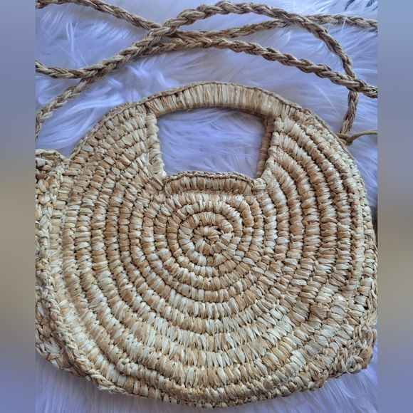 LUCKY BRAND Round Straw Summer Crossbody Tote Bag with Tassels - Picture 2 of 11